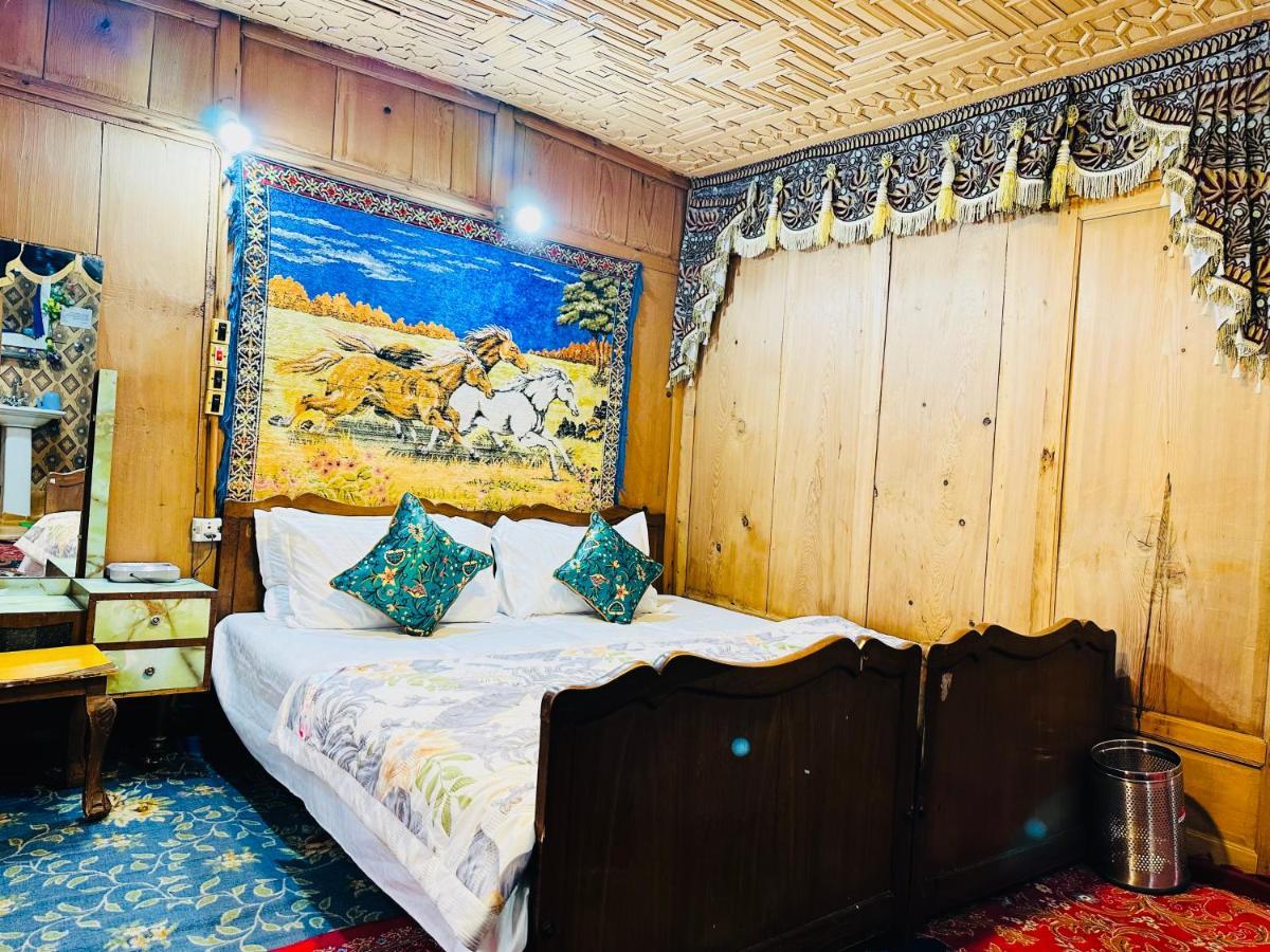 Srīnagar Houseboat New Retreat Group B&B 외부 사진